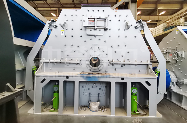 可逆錘式破碎機(jī)