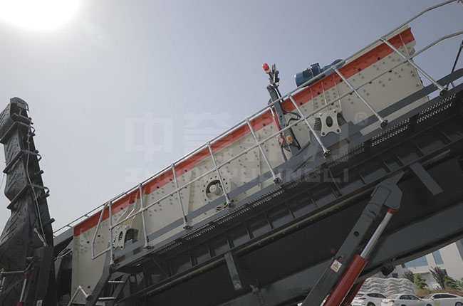 移動(dòng)篩分站工作原理