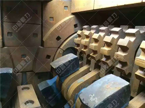 錘式碎石機錘頭磨損對產(chǎn)量影響 錘式碎石機錘頭磨損對產(chǎn)量影響