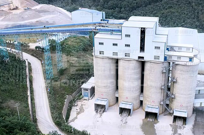 湖北凱龍礦業(yè)時(shí)產(chǎn)1200噸砂石生產(chǎn)線 湖北凱龍礦業(yè)時(shí)產(chǎn)1200噸砂石生產(chǎn)線