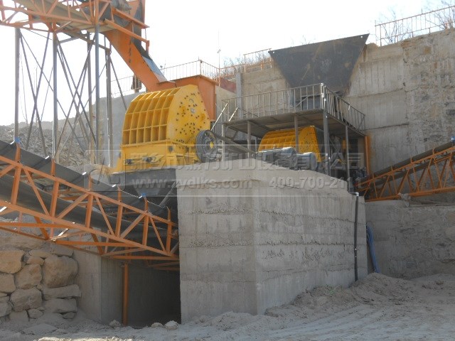 破碎機(jī)生產(chǎn)設(shè)備開機(jī)時需要注意的事項