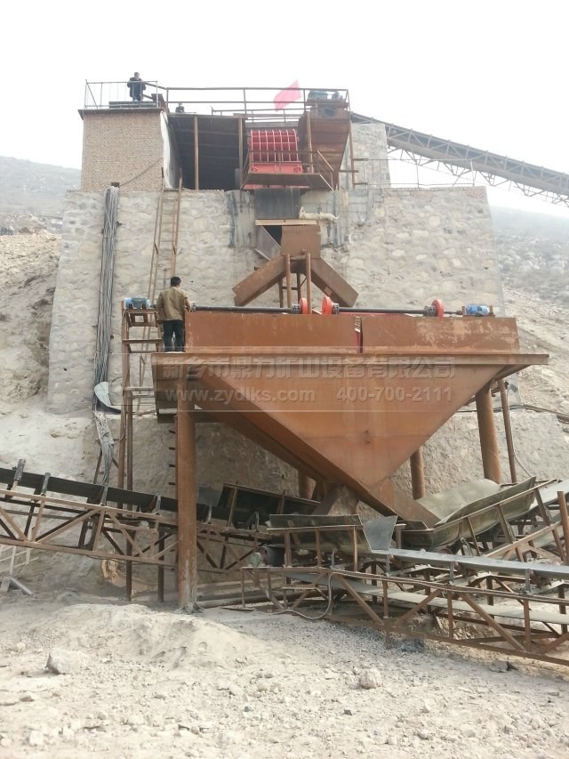 石子破碎生產(chǎn)線制砂設(shè)備多少錢?