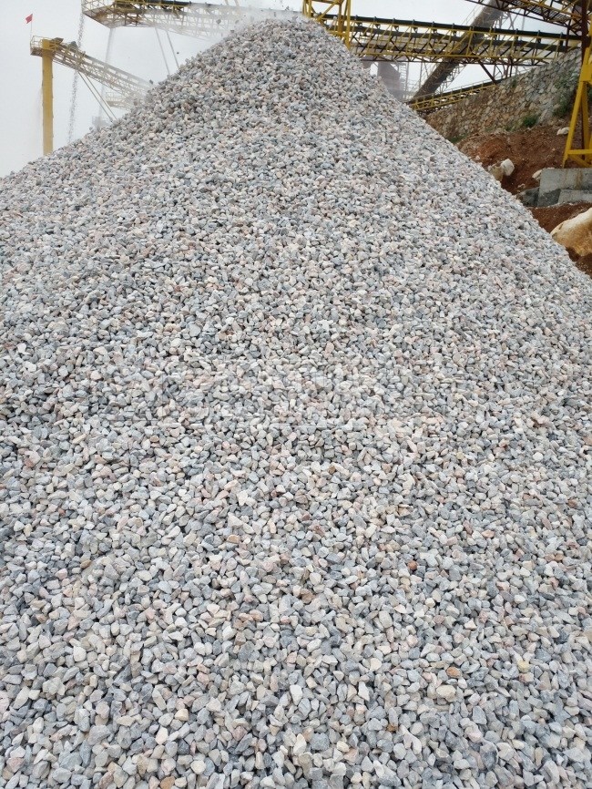 反擊式破碎機(jī)是怎樣破碎粒度的