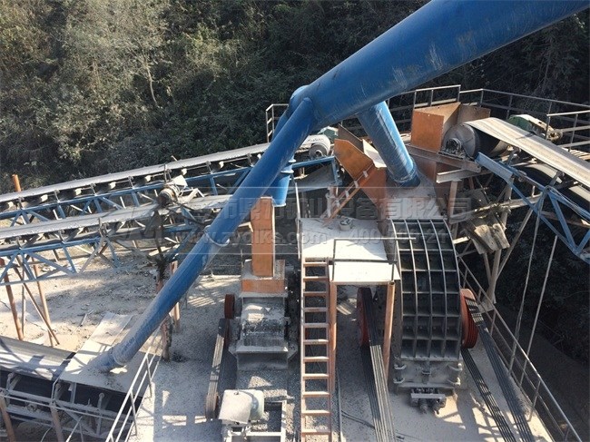 破碎機(jī)驅(qū)動(dòng)水泥企業(yè)發(fā)展