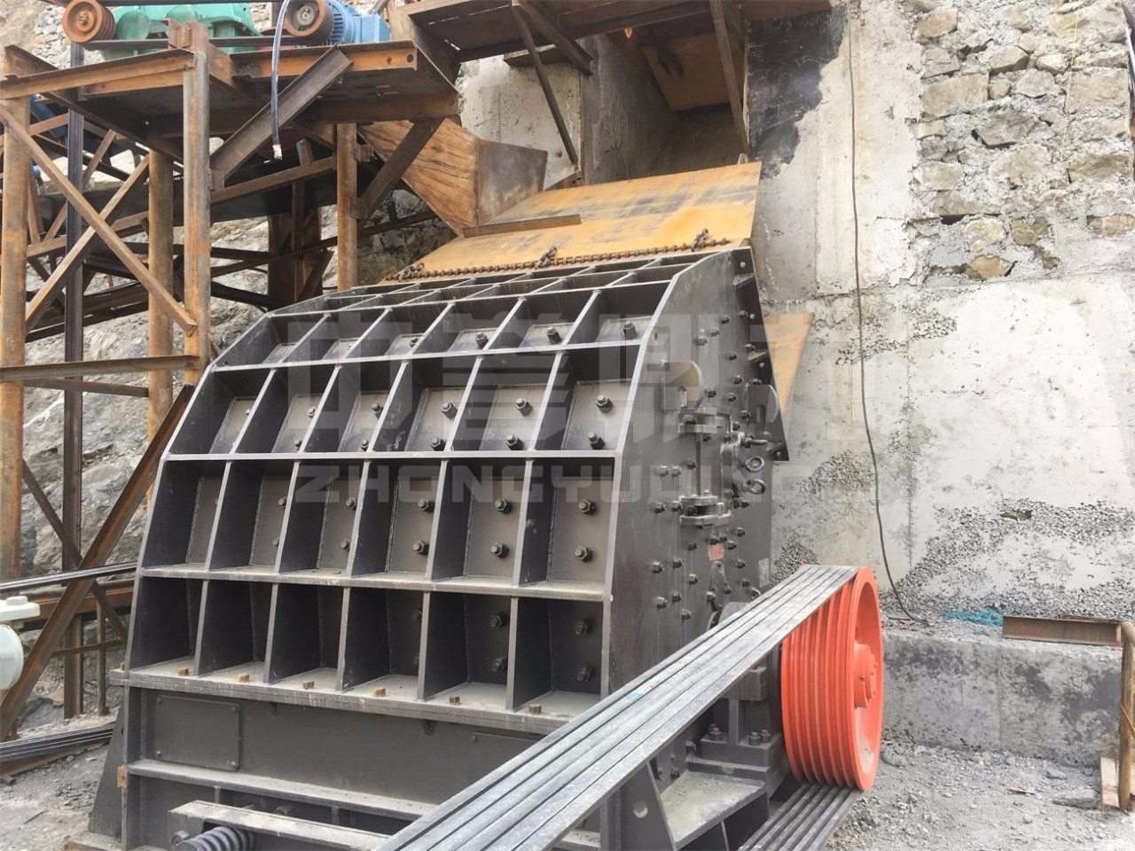 破碎機(jī)的使用與維護(hù)