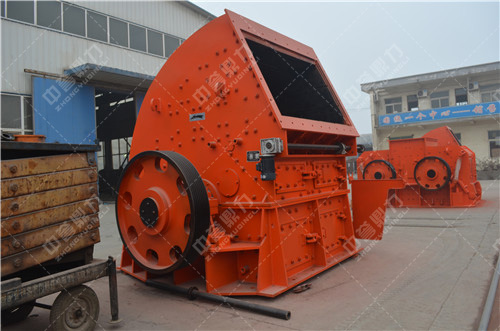 在購買破石機(jī)時(shí)應(yīng)注意型號和配置