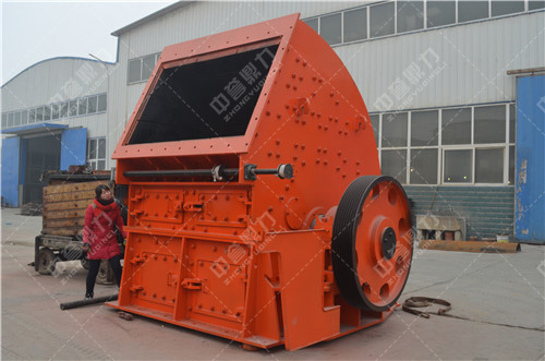 在購買破石機(jī)時(shí)應(yīng)注意型號和配置