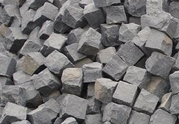 玄武巖破碎設(shè)備的選擇很講究