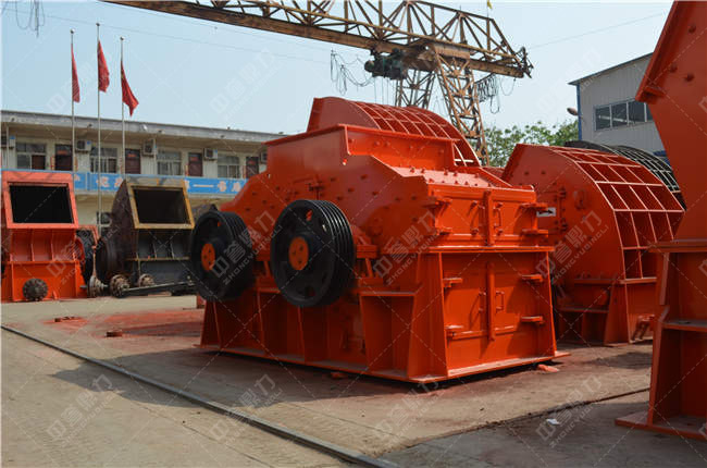 制砂生產(chǎn)線設(shè)備-雙轉(zhuǎn)子制砂機