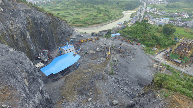 時產(chǎn)200噸機制砂生產(chǎn)線現(xiàn)場案例圖片