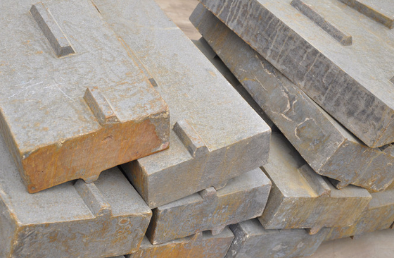 反擊式破碎機(jī)板錘容易出現(xiàn)的兩個(gè)問(wèn)題?