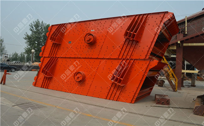 砂石石料生產(chǎn)線振動(dòng)篩設(shè)備