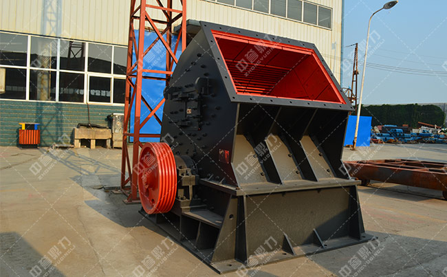 反擊式碎石機(jī)